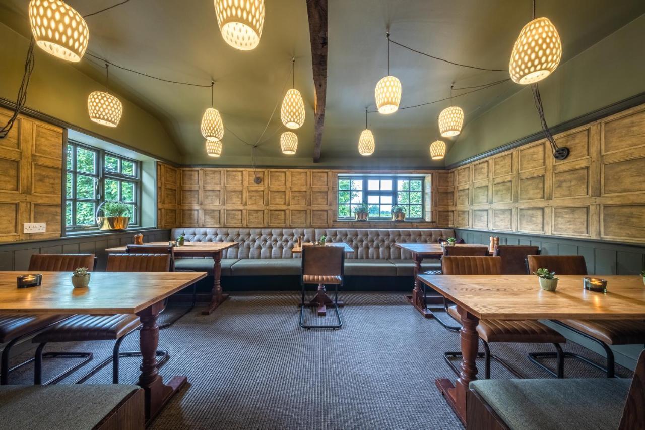 The Cricketers Clavering 外观 照片