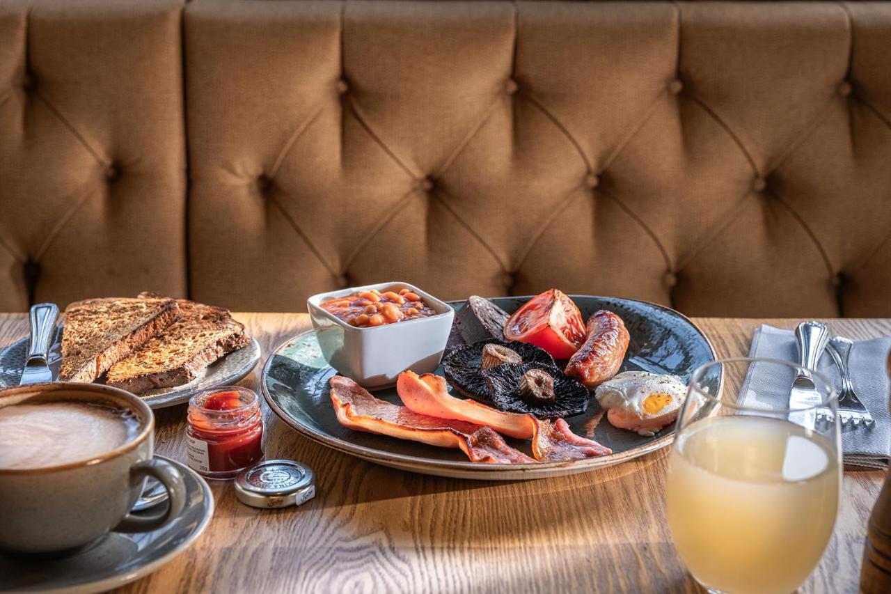 The Cricketers Clavering 外观 照片